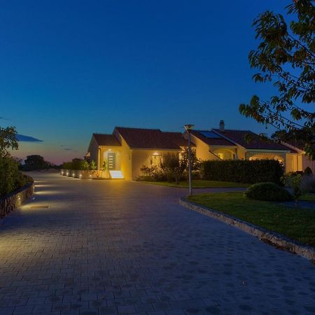 Holiday Home Elegant Vrh  Zewnętrze zdjęcie