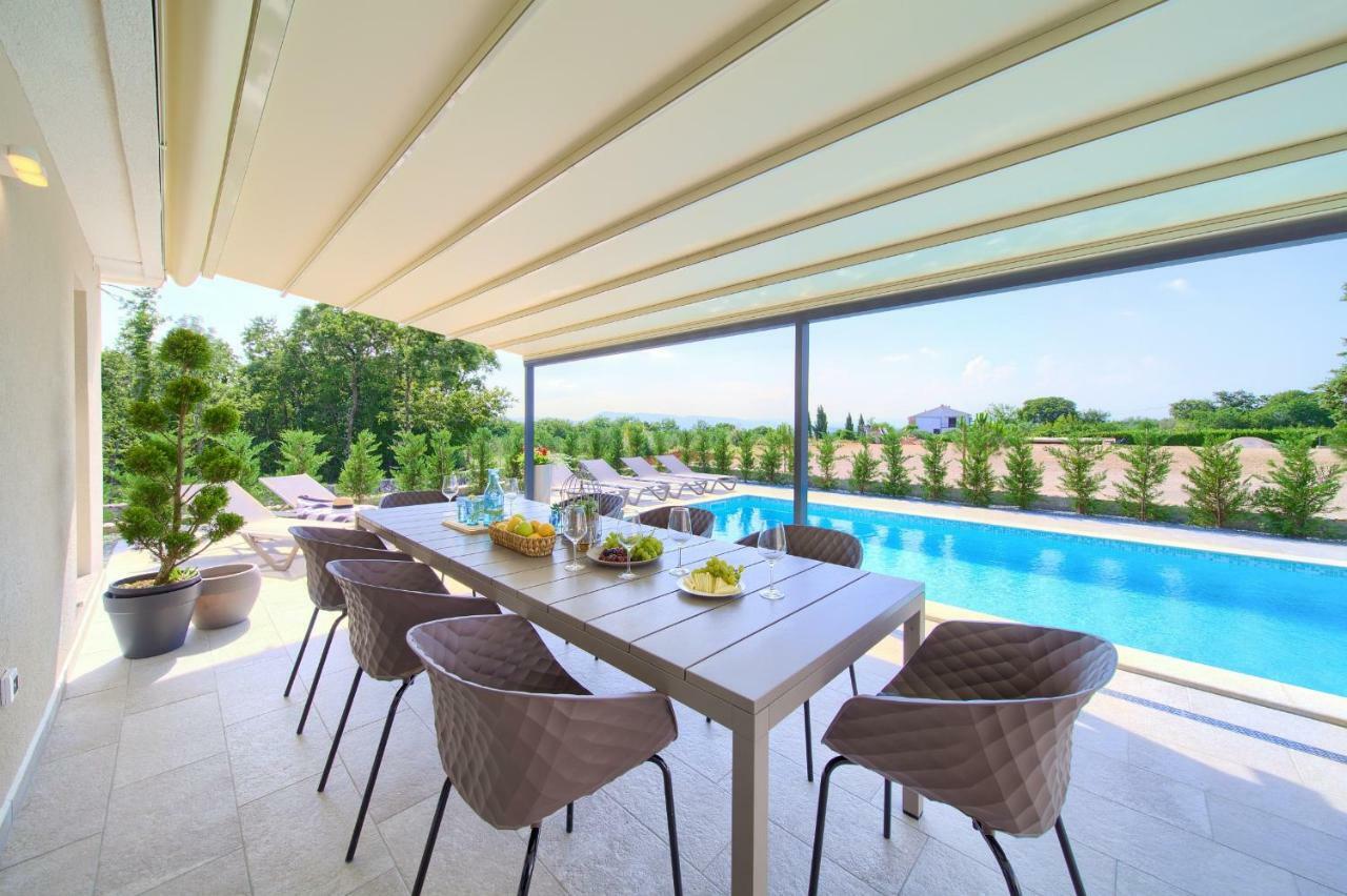 Holiday Home Elegant Vrh  Zewnętrze zdjęcie