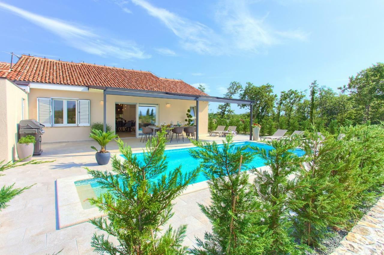 Holiday Home Elegant Vrh  Zewnętrze zdjęcie