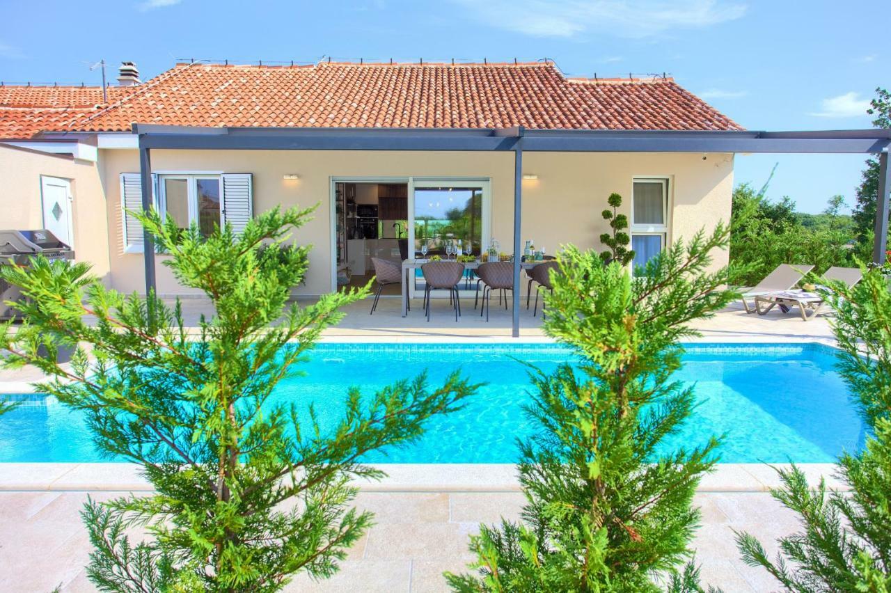 Holiday Home Elegant Vrh  Zewnętrze zdjęcie